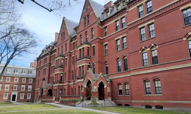 ¿A CUÁNTAS UNIVERSIDADES DEBERÍA ENVIAR SOLICITUD?
