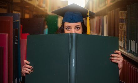 Lo que los recién graduados necesitan saber acerca de trabajar a distancia