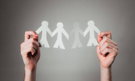 Motivar a las personas comienza construyendo conexiones emocionales