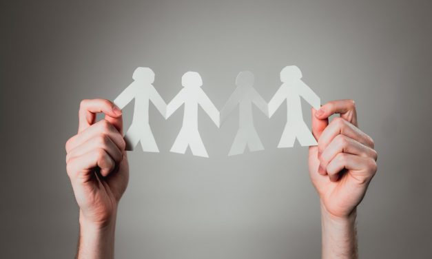 Motivar a las personas comienza construyendo conexiones emocionales