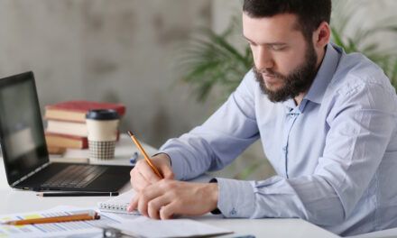 Cómo seguir aprendiendo en el trabajo, incluso cuando se siente agotado