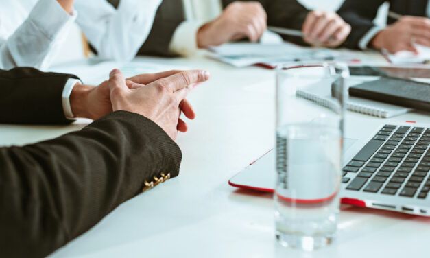 Cómo pueden los capitalistas de riesgo convertirse en miembros efectivos de la junta directiva