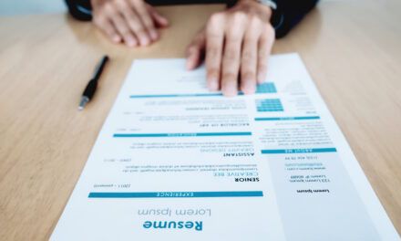Cómo responder a «hábleme de su currículum»
