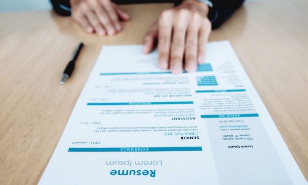 Cómo responder a «hábleme de su currículum»
