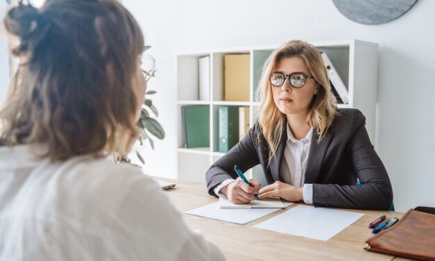 4 formas de conectar con su entrevistador