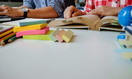 Cómo seguir aprendiendo en el trabajo, incluso cuando se siente agotado