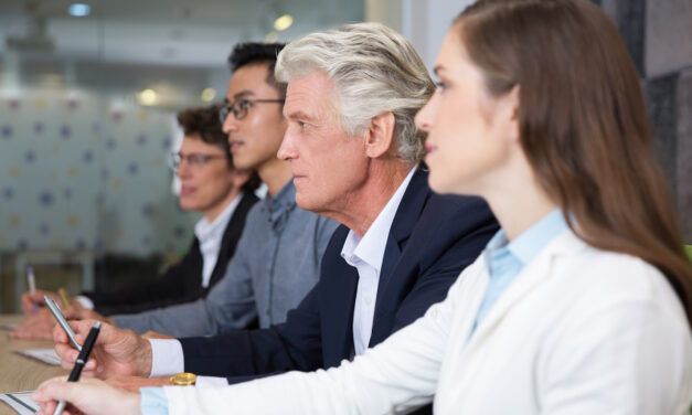 Cómo los CEOs pueden construir una mejor relación con la junta directiva