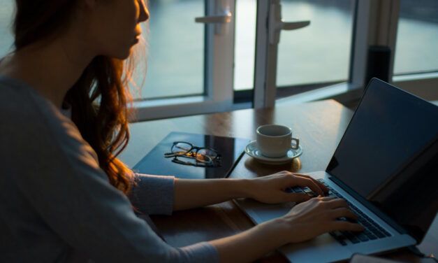¿Cambiando de carrera? He aquí cómo escribir un currículum sólido