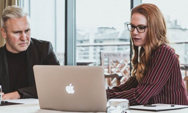 Cómo ayudar a su equipo a aprender en el flujo de trabajo