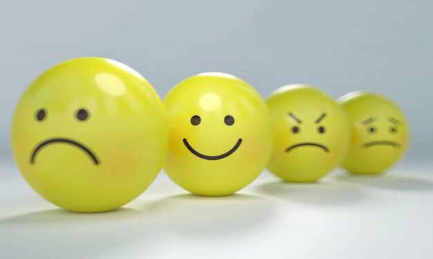 Usando emoticones para conectar con su equipo