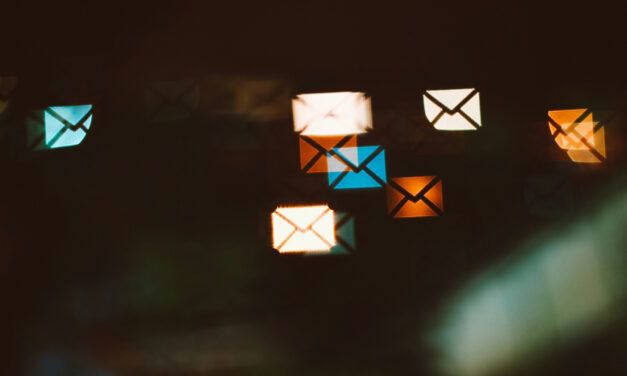 Cómo escribir un correo de despedida para sus colegas